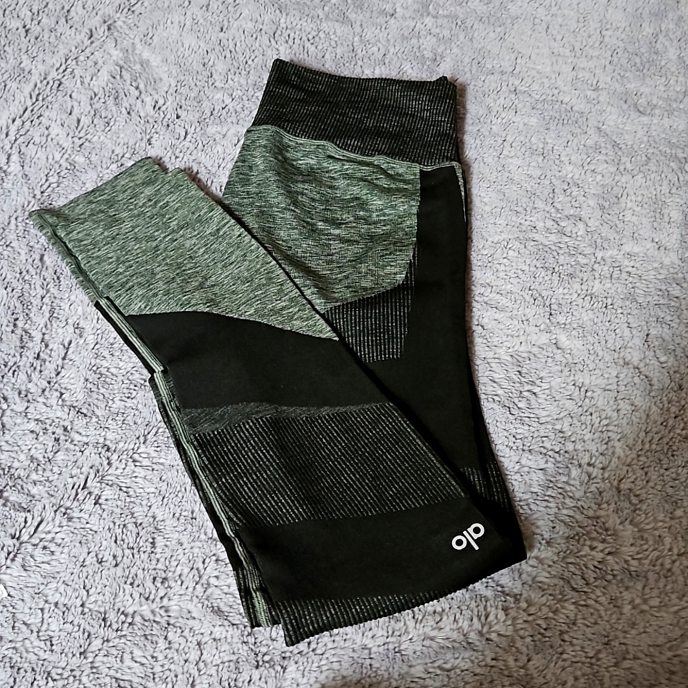 ALO Yoga Green and Black Leggings